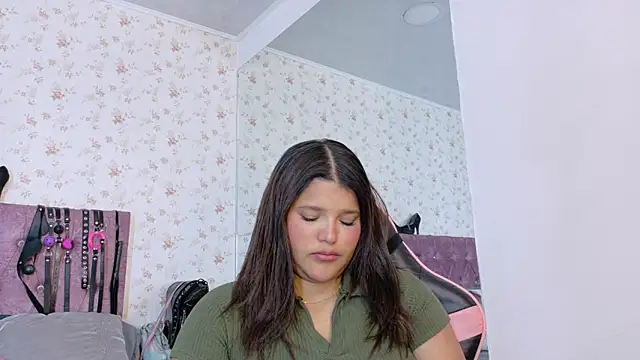 Snapshot of AvrillThomas chatting on October 5, 2:19 pm AvrillThomas online show from October 5, 2:19 pm