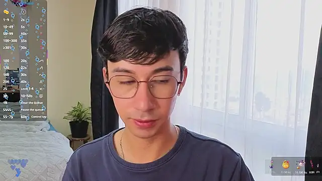 Snapshot of cameron_cum chatting on December 2, 11:12 am cameron cum online show from December 2, 11:12 am