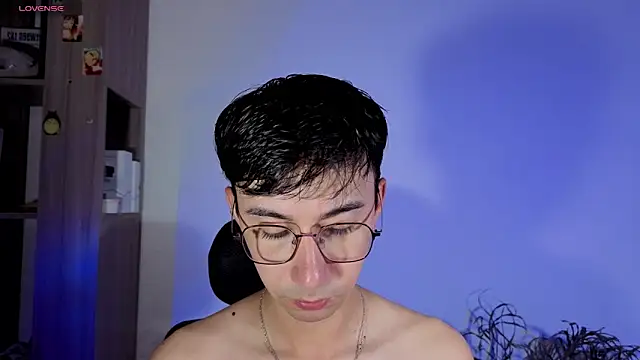 Snapshot of cameron_cum chatting on November 4, 11:03 am cameron cum online show from November 4, 11:03 am