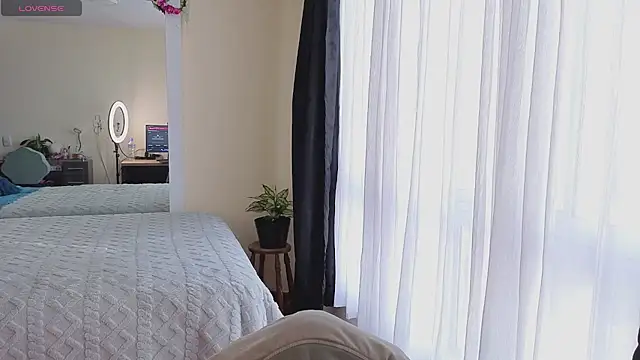 Snapshot of cameron_cum chatting on December 5, 11:53 am cameron cum online show from December 5, 11:53 am