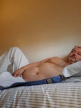 Snapshot of bluangelo chatting on February 11, 1:44 pm bluangelo online show from February 11, 1:44 pm