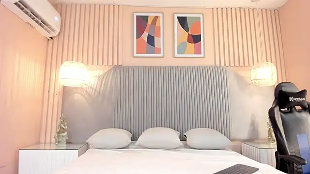 samyriverss online show from November 14, 10:41 am