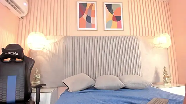 samyriverss online show from December 4, 5:17 am