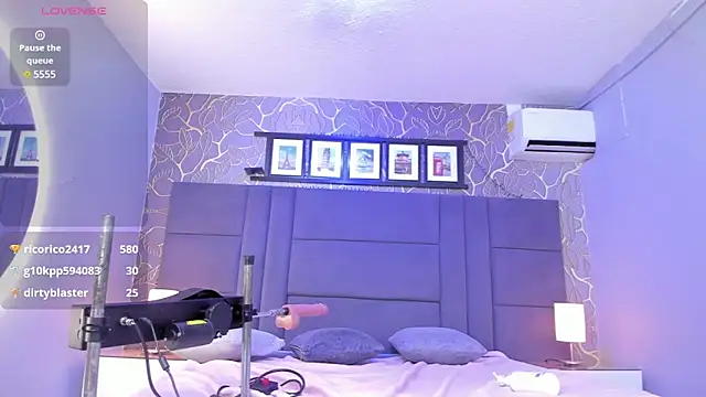 samyriverss online show from March 18, 6:28 am