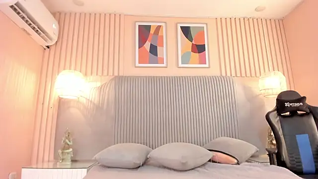 samyriverss online show from November 23, 10:47 am