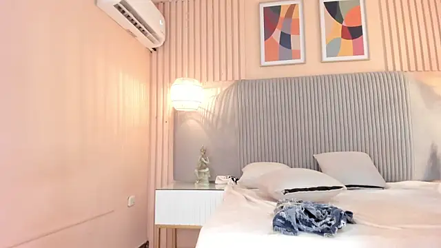 samyriverss online show from November 15, 10:52 am