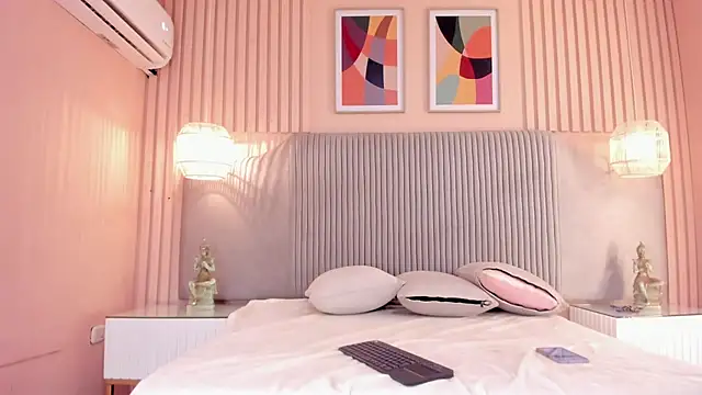 samyriverss online show from October 1, 1:55 am