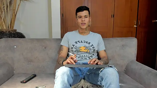 jamesinked  online show from November 9, 3:21 am