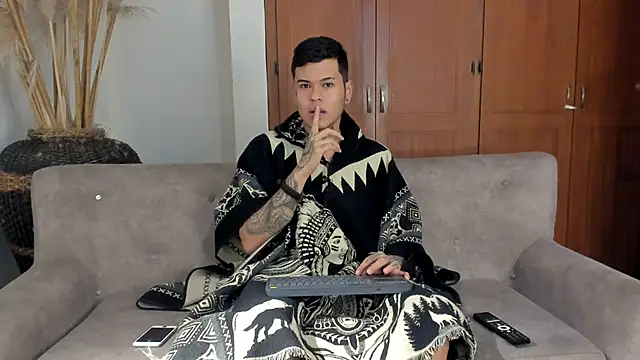 jamesinked  online show from December 15, 5:41 pm