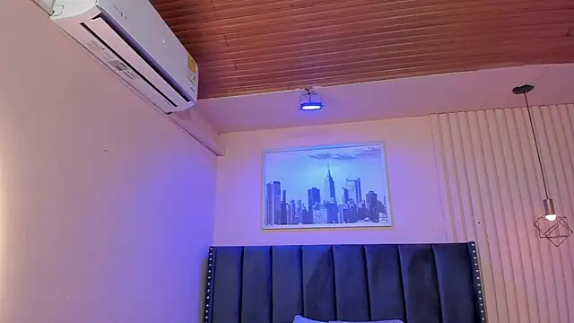 Snapshot of viiolett_lee chatting on September 23, 9:00 pm viiolett lee online show from September 23, 9:00 pm