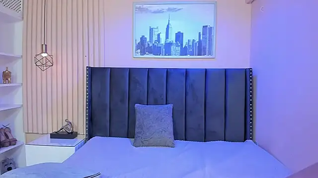 Snapshot of viiolett_lee chatting on February 1, 9:02 pm viiolett lee online show from February 1, 9:02 pm