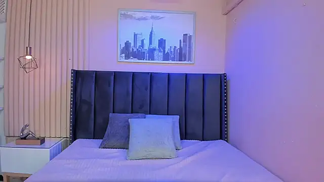 Snapshot of viiolett_lee chatting on November 25, 10:10 pm viiolett lee online show from November 25, 10:10 pm