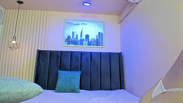 Snapshot of viiolett_lee chatting on March 3, 7:43 pm viiolett lee online show from March 3, 7:43 pm