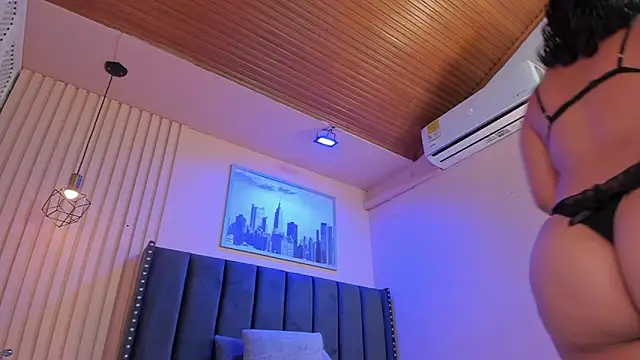 Snapshot of viiolett_lee chatting on November 14, 10:46 pm viiolett lee online show from November 14, 10:46 pm