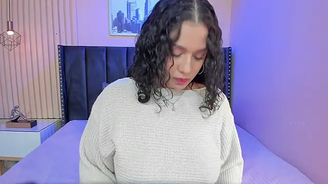 Snapshot of viiolett_lee chatting on December 4, 7:24 pm viiolett lee online show from December 4, 7:24 pm