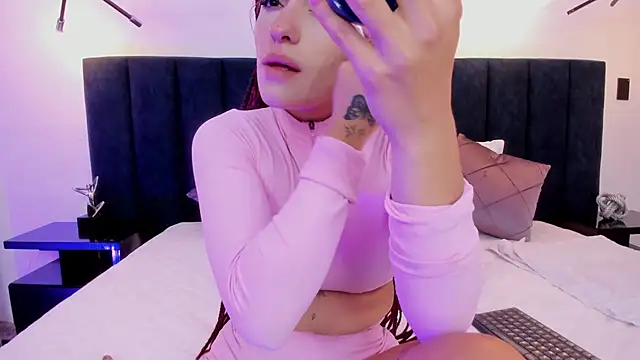 Snapshot of susyy7 chatting on February 13, 4:12 am susyy7 online show from February 13, 4:12 am