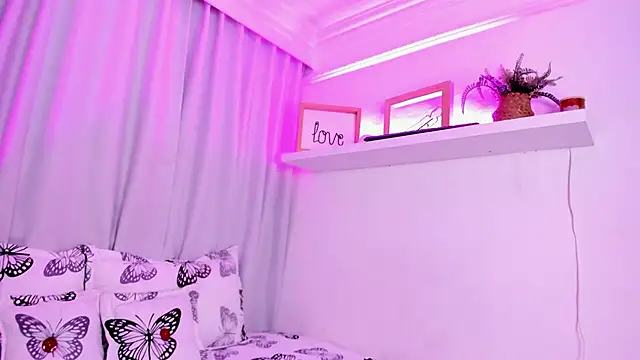 susyy7 online show from December 3, 7:35 pm