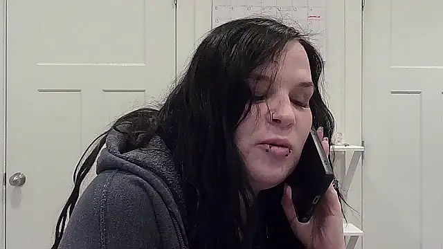 Snapshot of CherryWilde chatting on February 18, 4:47 pm CherryWilde online show from February 18, 4:47 pm