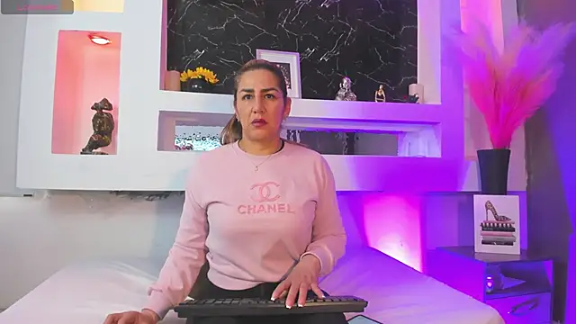 Cinthya mjs online show from March 11, 12:10 pm