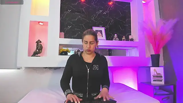 Cinthya mjs online show from February 13, 2:06 pm