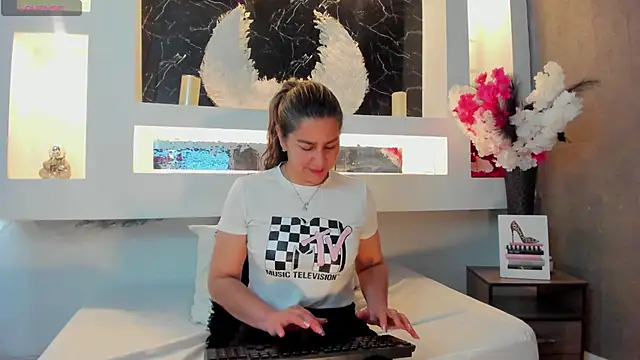 Cinthya mjs online show from October 17, 12:07 pm