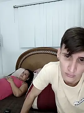 Milfvalesk online show from February 19, 8:06 pm