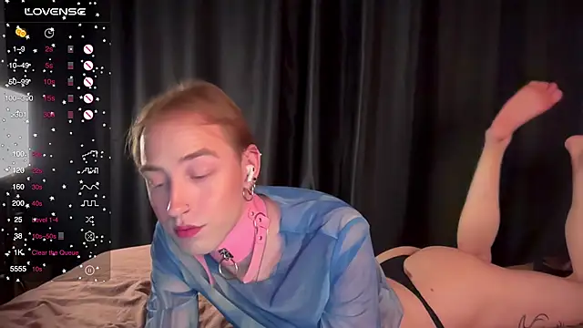 Avril Pearly  online show from October 7, 12:06 pm