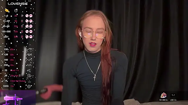 Avril Pearly  online show from November 29, 3:23 pm