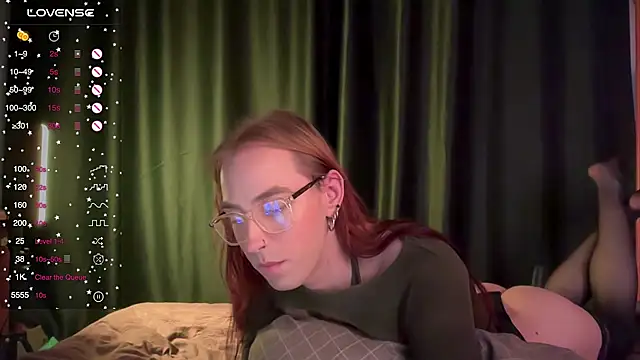 Avril Pearly  online show from September 25, 2:56 pm