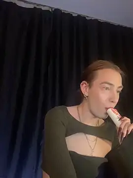 Avril Pearly  online show from February 5, 7:53 pm