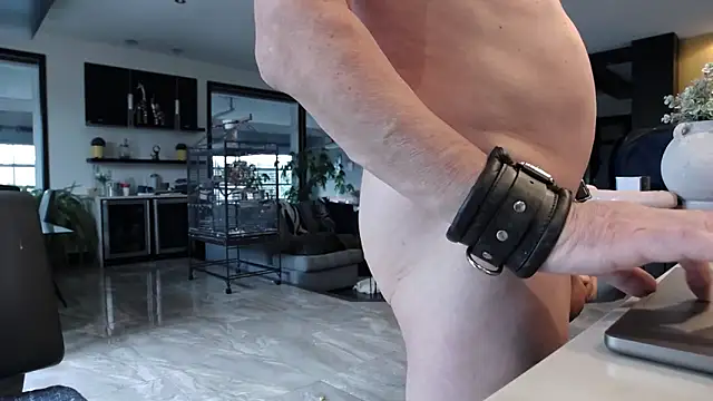 Toy-Daddy online show from December 1, 2:18 pm