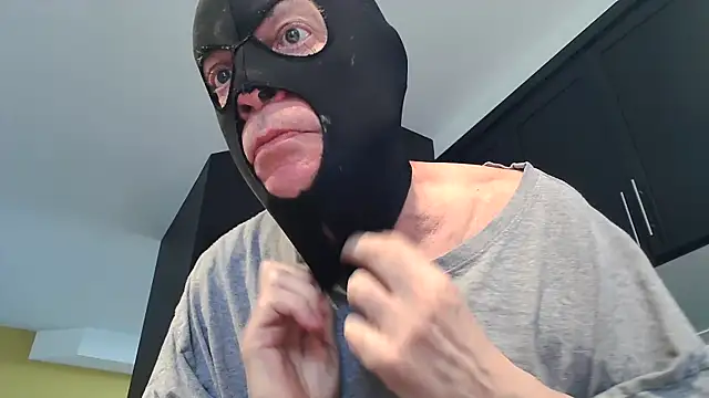Toy-Daddy online show from May 4, 10:45 pm