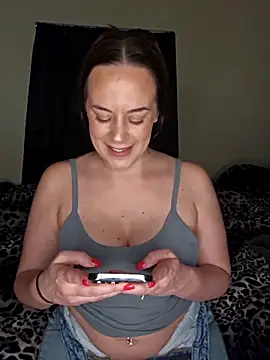 JJLILYOFFICIAL online show from March 24, 7:08 am