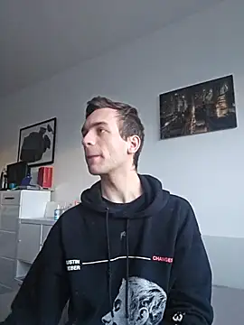 Snapshot of nickdtr chatting on January 11, 1:51 pm nickdtr online show from January 11, 1:51 pm