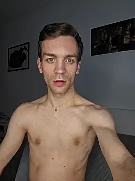 Snapshot of nickdtr chatting on October 31, 7:43 pm nickdtr online show from October 31, 7:43 pm