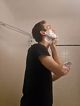 Snapshot of nickdtr chatting on October 25, 6:19 pm nickdtr online show from October 25, 6:19 pm