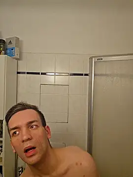 Snapshot of nickdtr chatting on December 21, 8:49 am nickdtr online show from December 21, 8:49 am