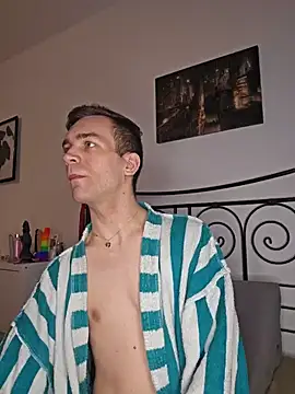 Snapshot of nickdtr chatting on February 26, 7:03 pm nickdtr online show from February 26, 7:03 pm