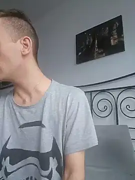 Snapshot of nickdtr chatting on February 7, 3:09 pm nickdtr online show from February 7, 3:09 pm