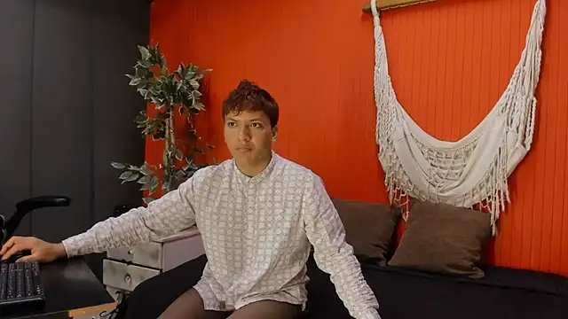 aslyhernandez 7 online show from April 15, 9:48 am