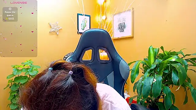 aslyhernandez 7 online show from March 17, 12:04 pm