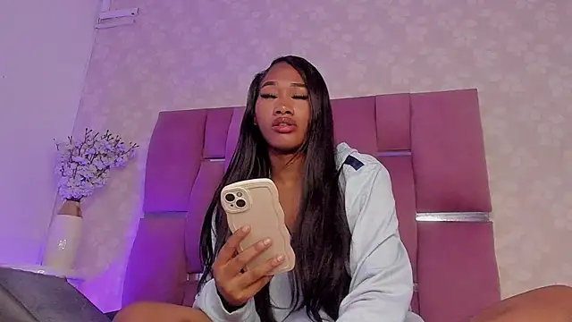 Snapshot of vayoleen chatting on October 23, 11:58 pm vayoleen online show from October 23, 11:58 pm