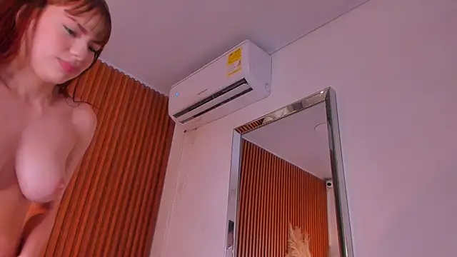 RosarioCruzz online show from April 15, 11:49 am