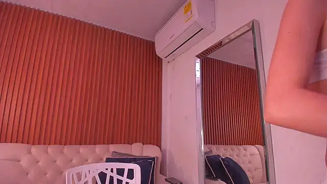 Snapshot of RosarioCruzz chatting on March 2, 3:30 pm RosarioCruzz online show from March 2, 3:30 pm