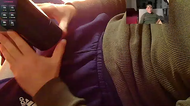 Snapshot of NofaceMan__ chatting on December 11, 11:00 pm NofaceMan online show from December 11, 11:00 pm