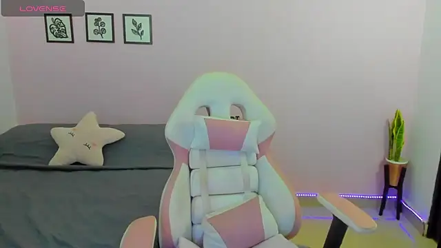 sophie pazz online show from February 6, 10:28 pm