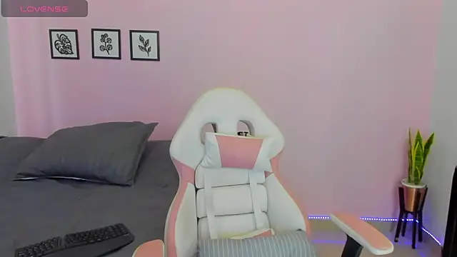 sophie pazz online show from April 5, 5:41 pm