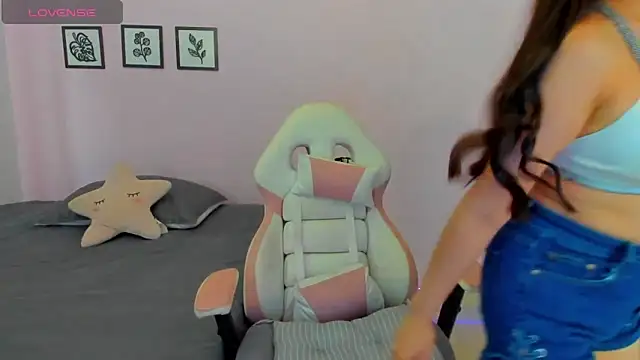 sophie pazz online show from April 19, 5:03 pm