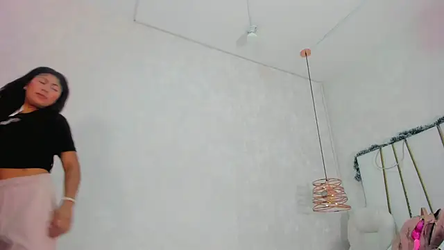 Victoriaa millers online show from December 14, 11:05 am