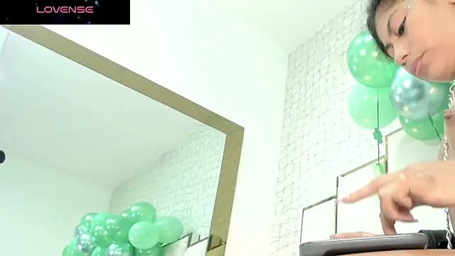 Snapshot of Victoriaa_millers chatting on March 20, 7:14 am Victoriaa millers online show from March 20, 7:14 am